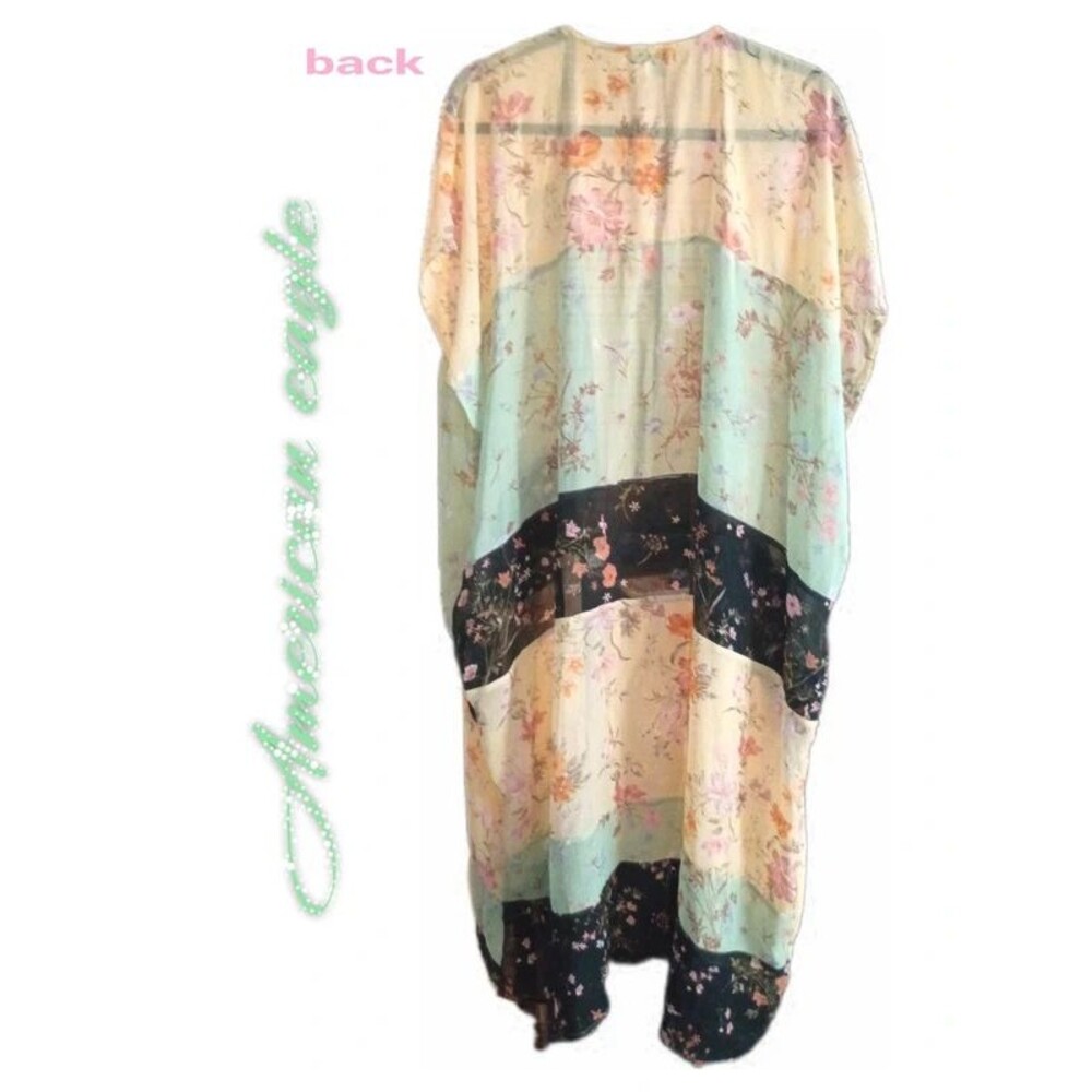 ✨ON SALE American Eagle Kimono in Beautiful Floral Pastels and Black Medium - Picture 4 of 4